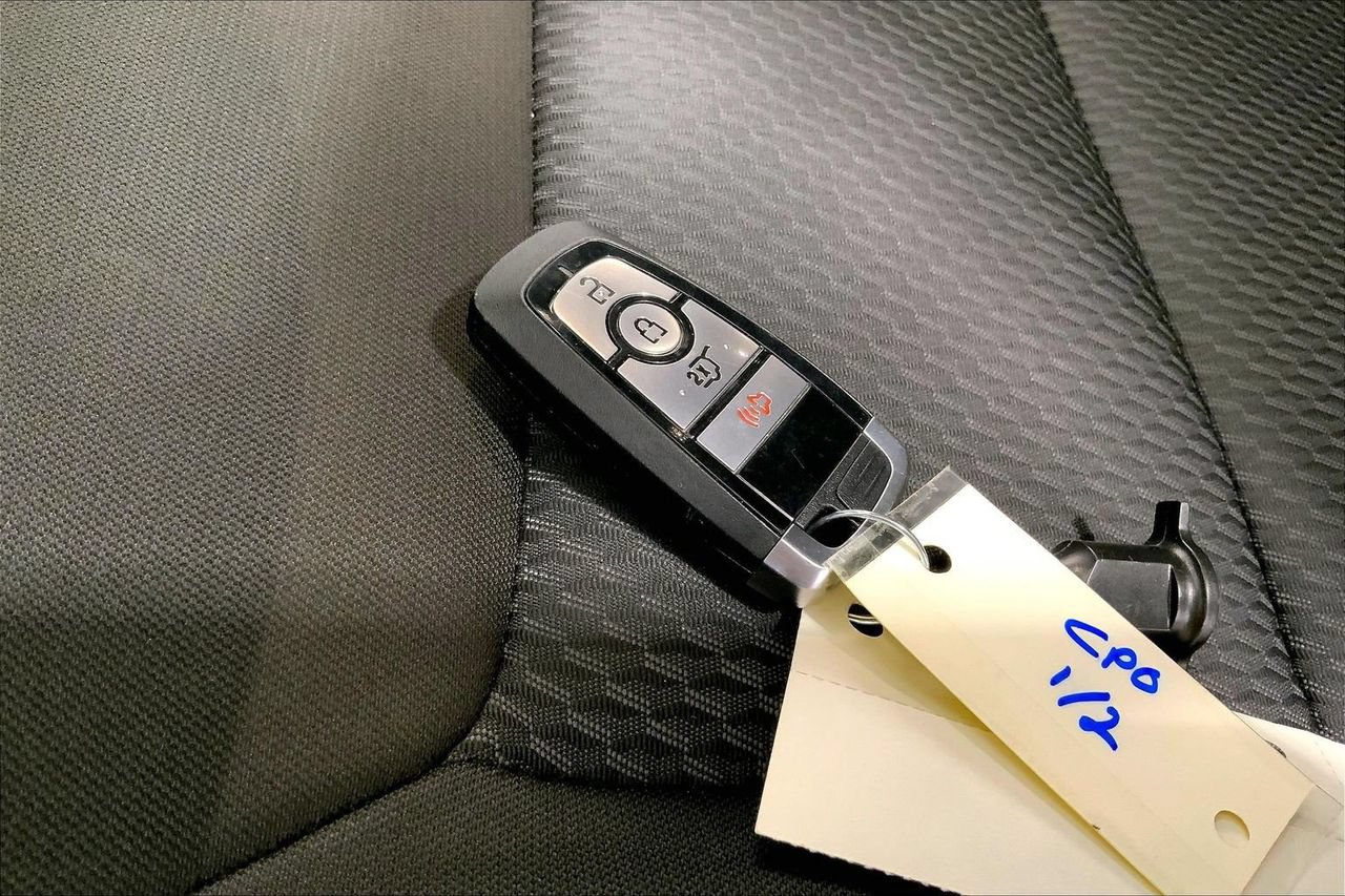 Used 2023 Ford Explorer XLT RWD image 19