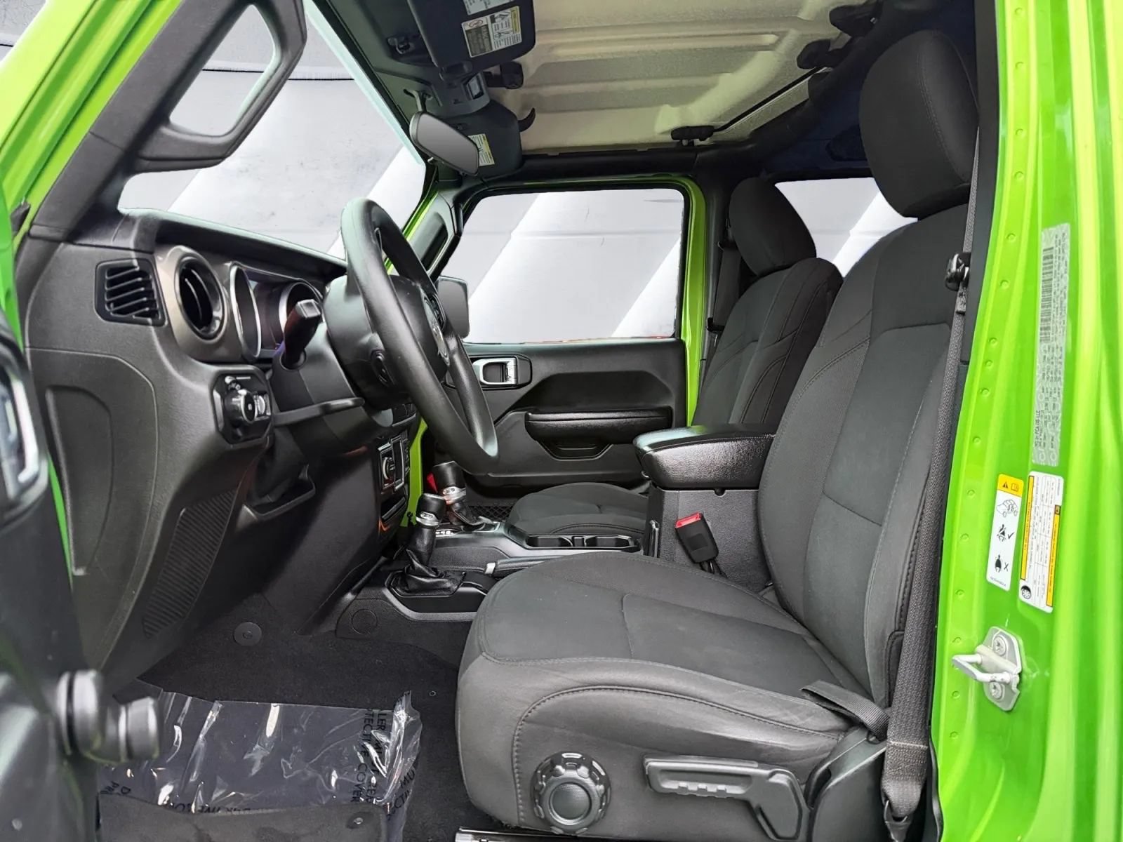 Used 2018 Jeep Wrangler Unlimited Sport AWD/4WD image 9