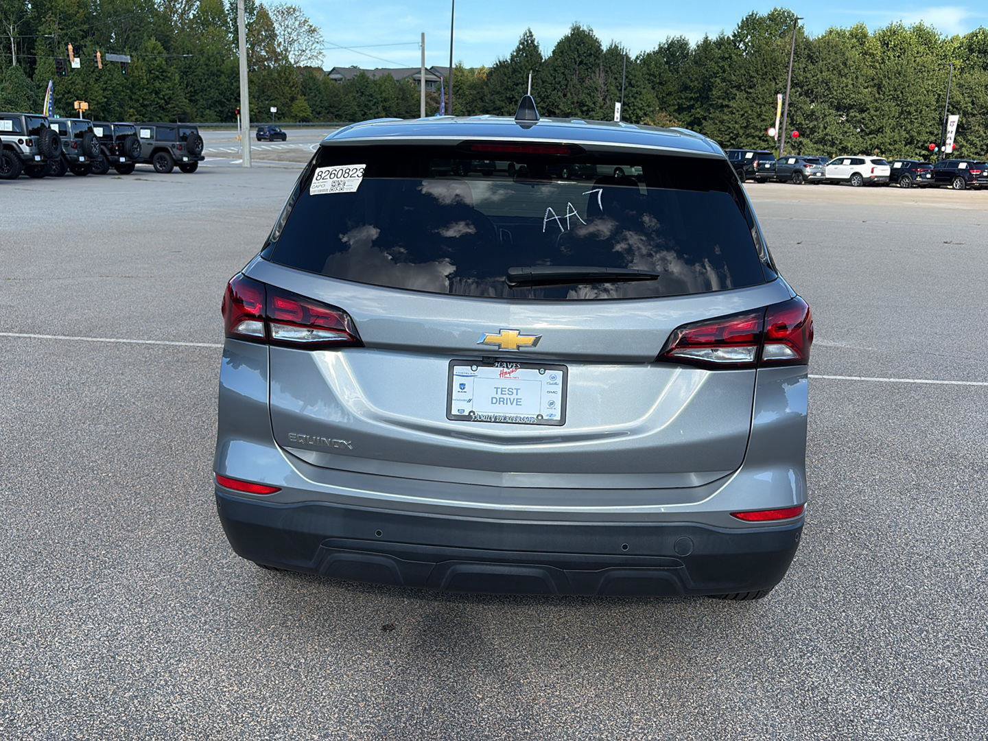 Used 2024 Chevrolet Equinox LS w/ LS Convenience Package FWD image 4