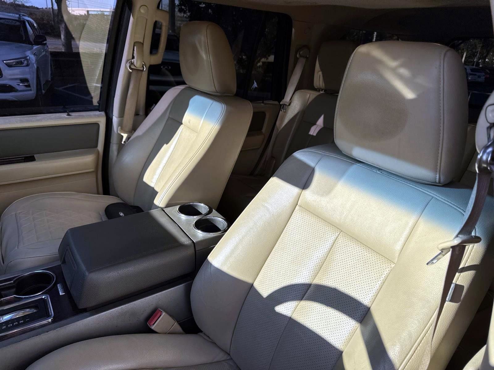 Used 2013 Ford Expedition XLT image 10