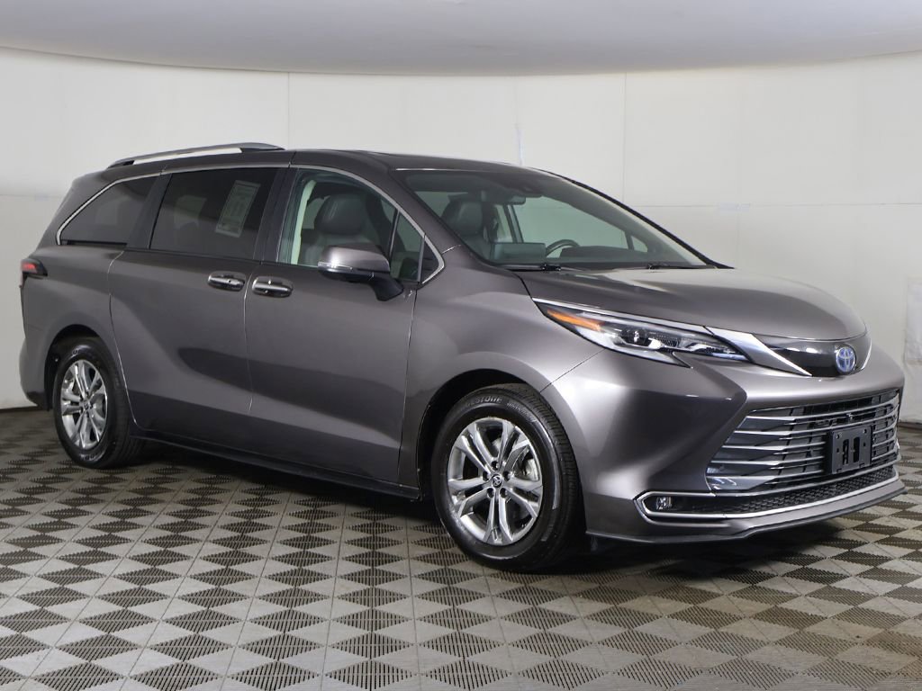 Used 2023 Toyota Sienna Platinum image 50