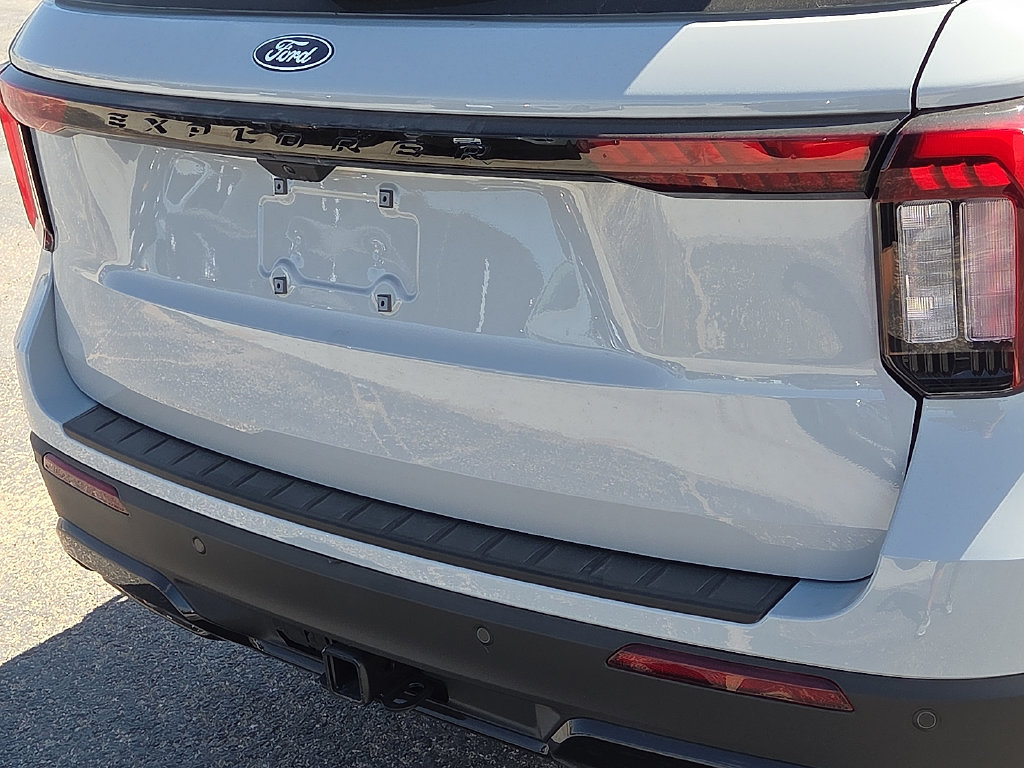 New 2027 Ford Explorer ST-Line w/ Premium Package RWD image 15