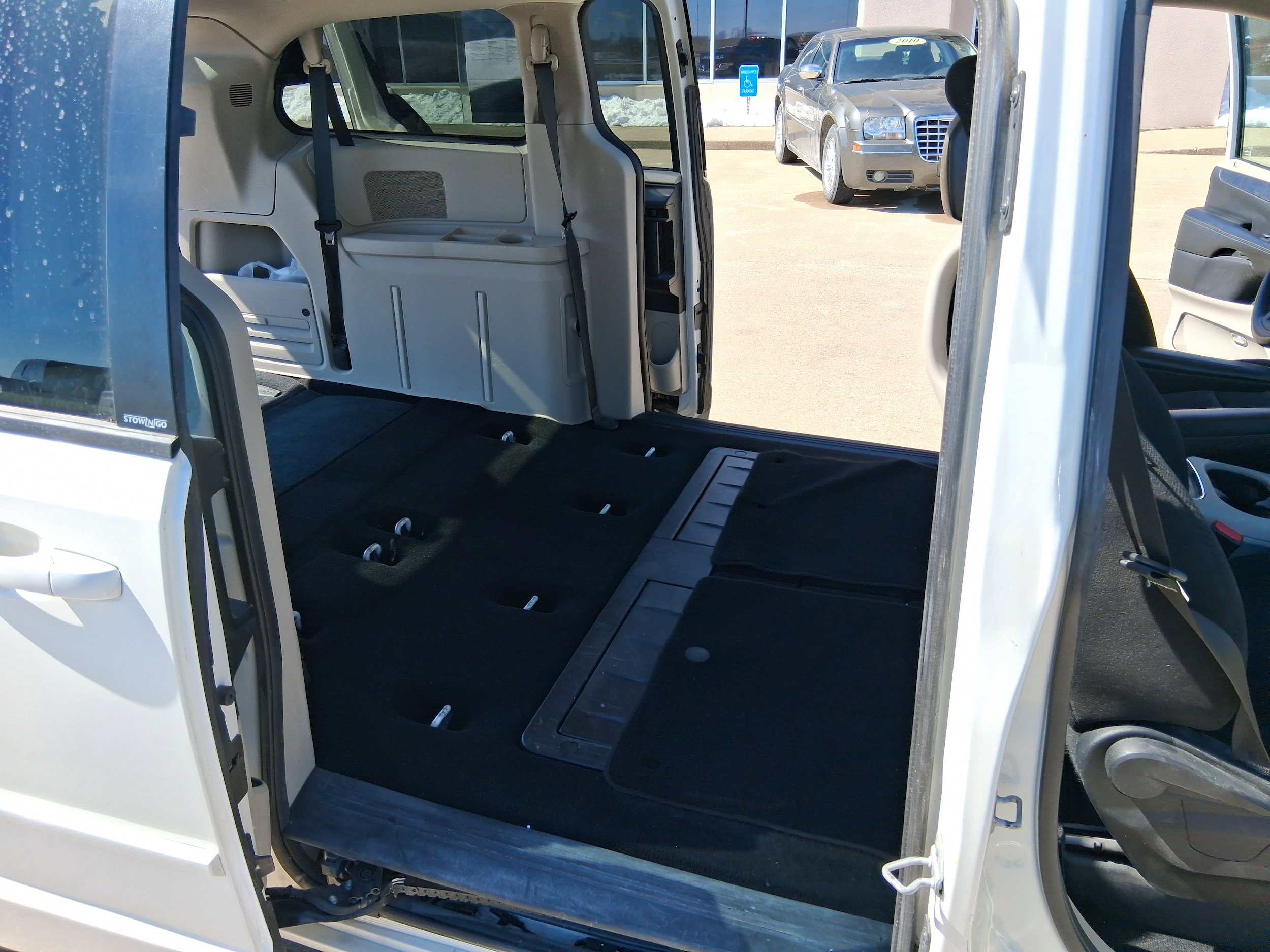Used 2013 Dodge Grand Caravan SXT image 18