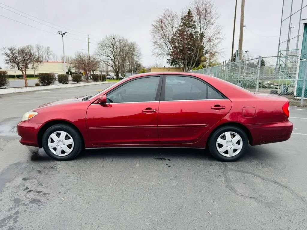 Used 2002 Toyota Camry LE FWD image 2