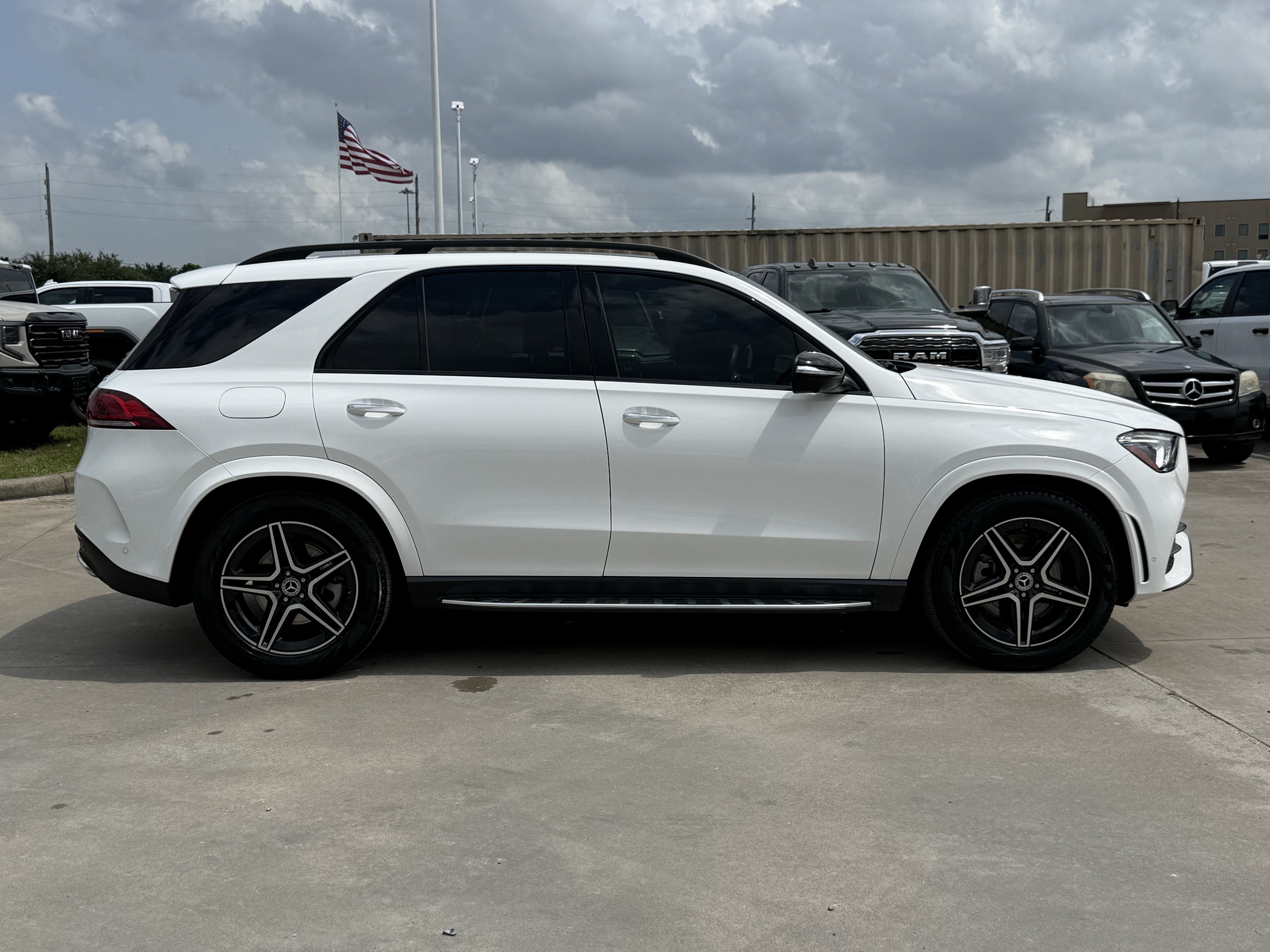 Used 2022 Mercedes-Benz GLE 450 4MATIC image 3