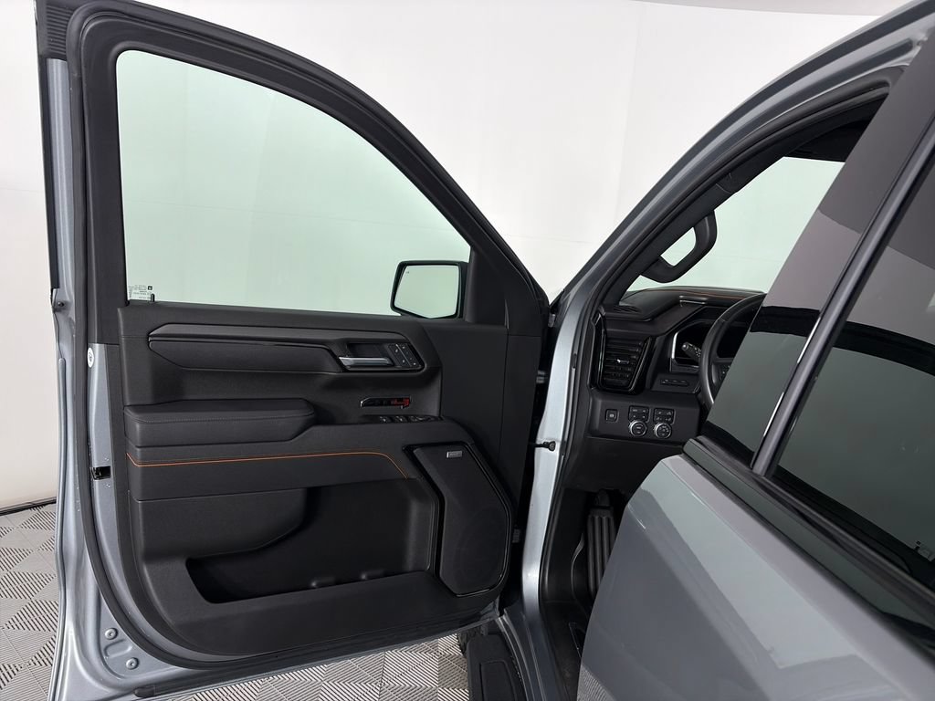 Used 2025 GMC Sierra 1500 AT4 w/ Technology Package AWD/4WD image 10