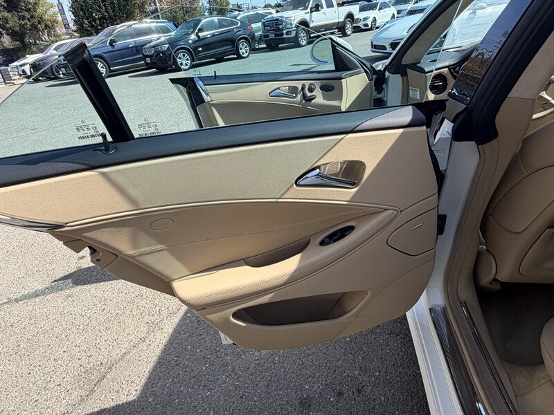 Used 2007 Mercedes-Benz CLS 63 AMG image 36
