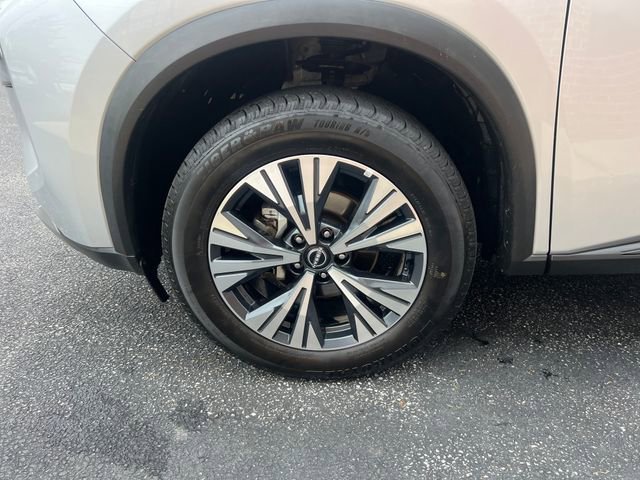 Used 2023 Nissan Rogue SV image 10