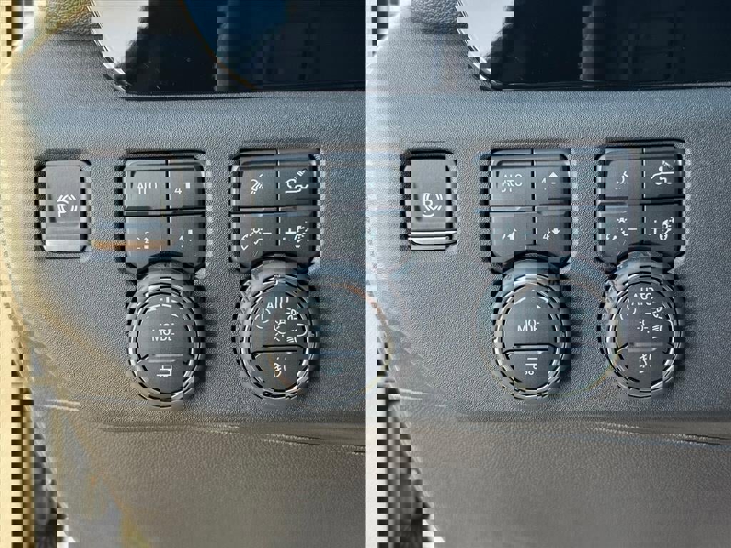 Used 2024 Chevrolet Silverado 3500 LTZ image 12