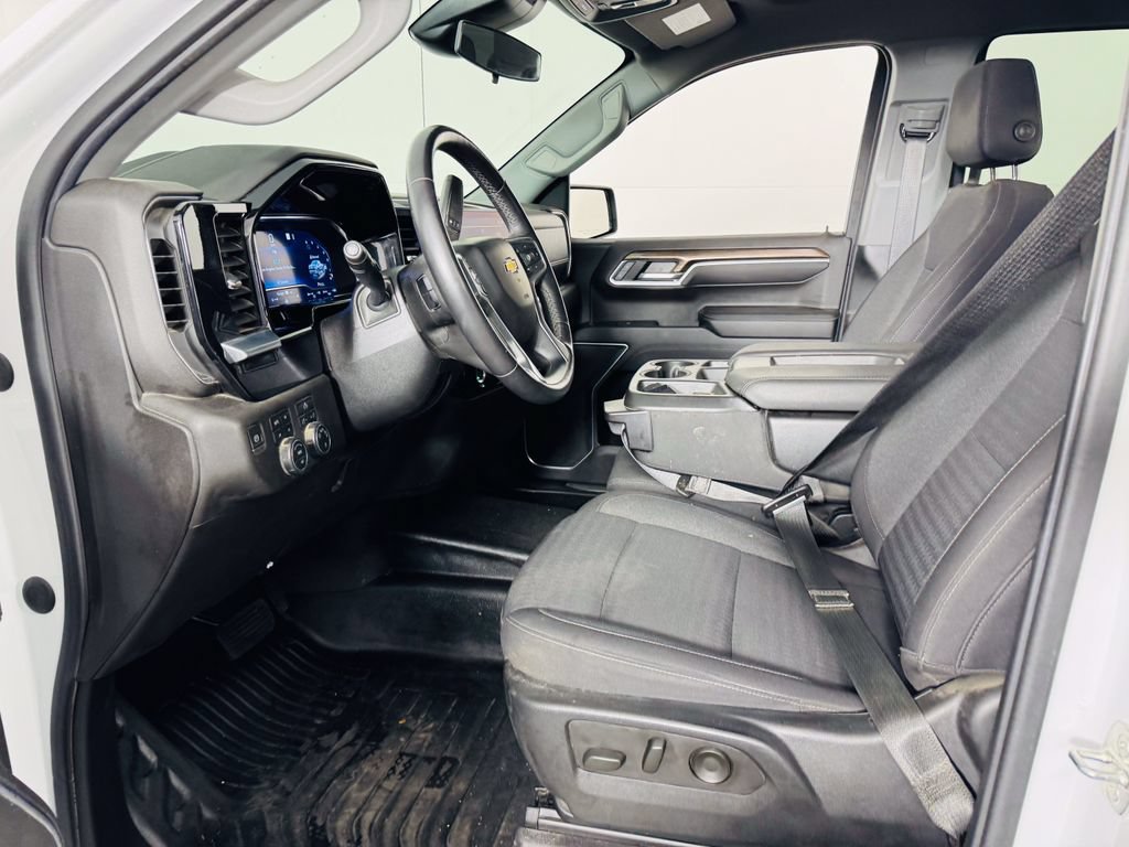 Used 2023 Chevrolet Silverado 1500 LT w/ Z71 Off-Road Package AWD/4WD image 5