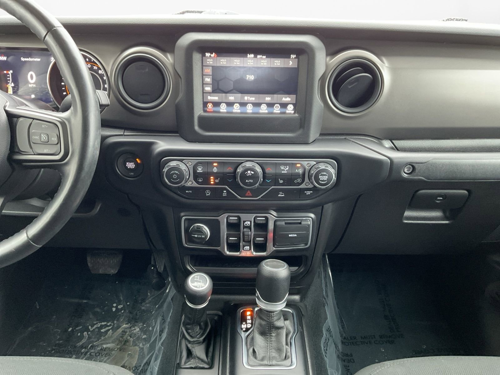 Used 2022 Jeep Gladiator Sport image 11