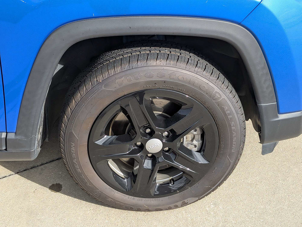 Certified 2024 Jeep Compass Latitude AWD/4WD image 12