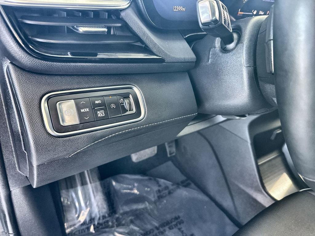 Used 2025 Buick Enclave Preferred AWD/4WD image 10