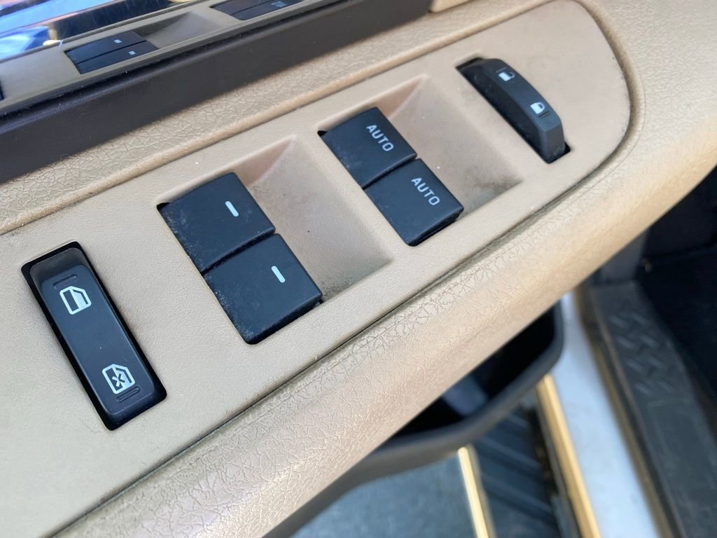 Used 2013 Ford F150 XLT w/ Luxury Equipment Group image 13