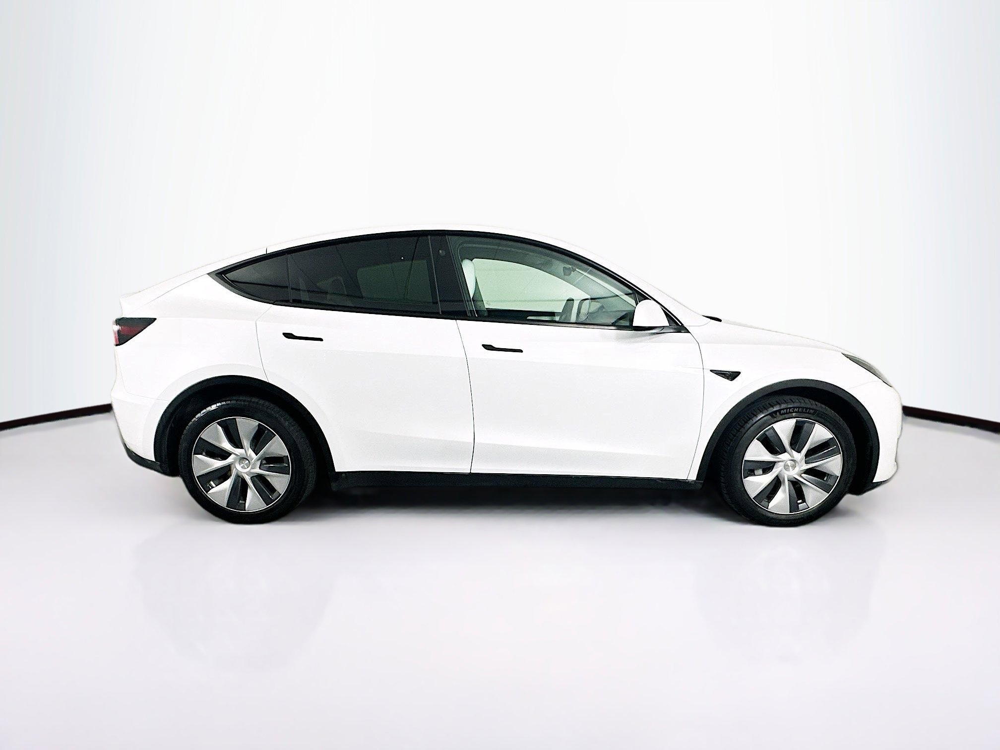 Used 2023 Tesla Model Y Long Range image 10