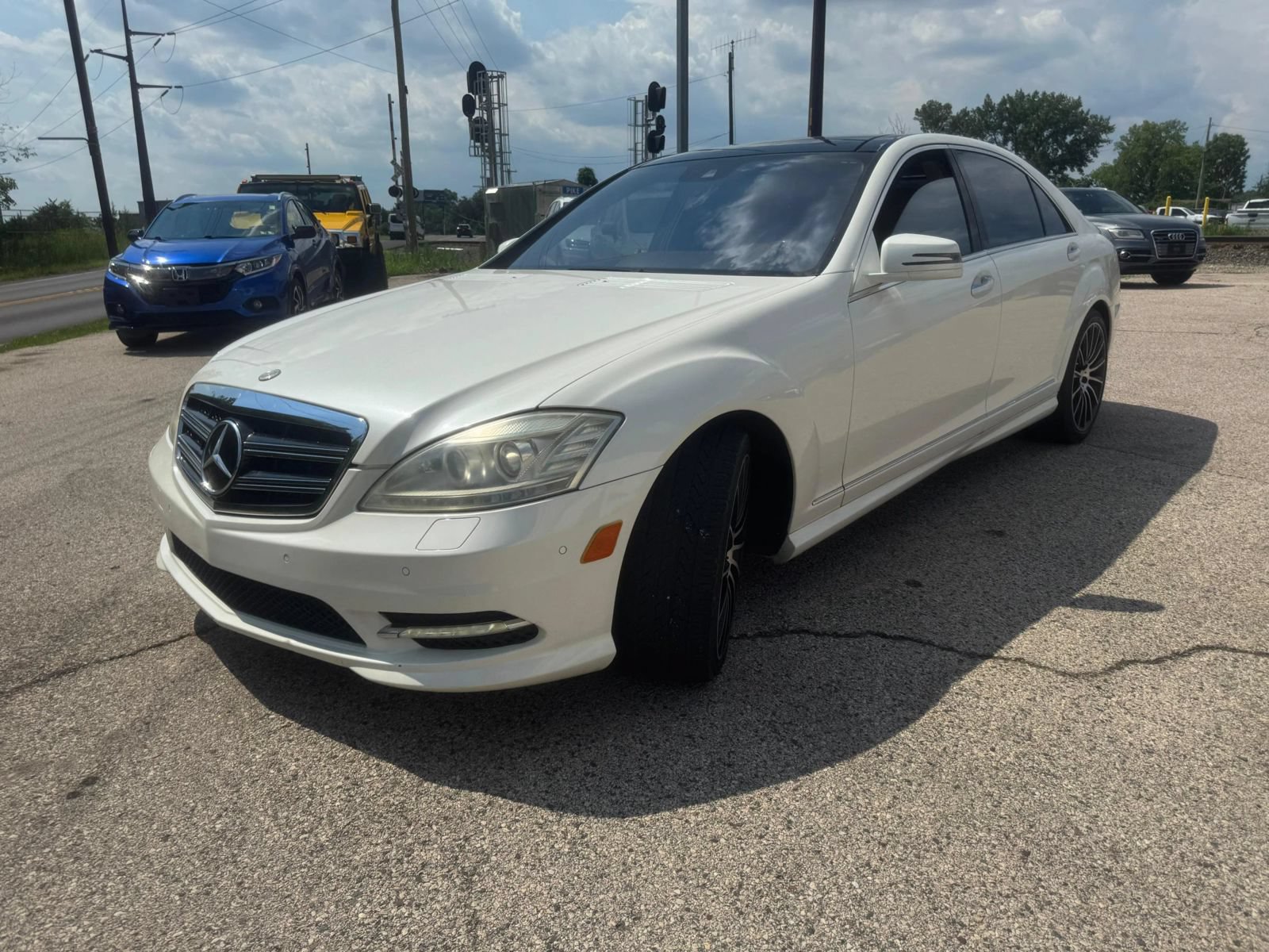 Used 2010 Mercedes-Benz S 550 w/ Sport Pkg image 4