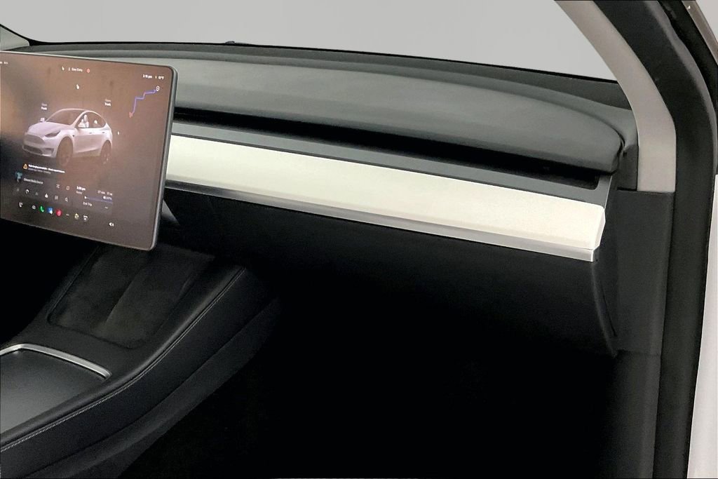 Used 2022 Tesla Model Y Long Range image 22