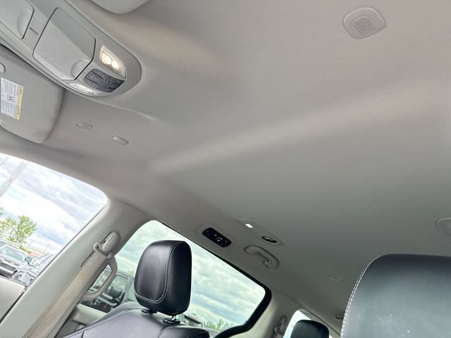 Used 2024 Chrysler Pacifica Limited FWD image 22