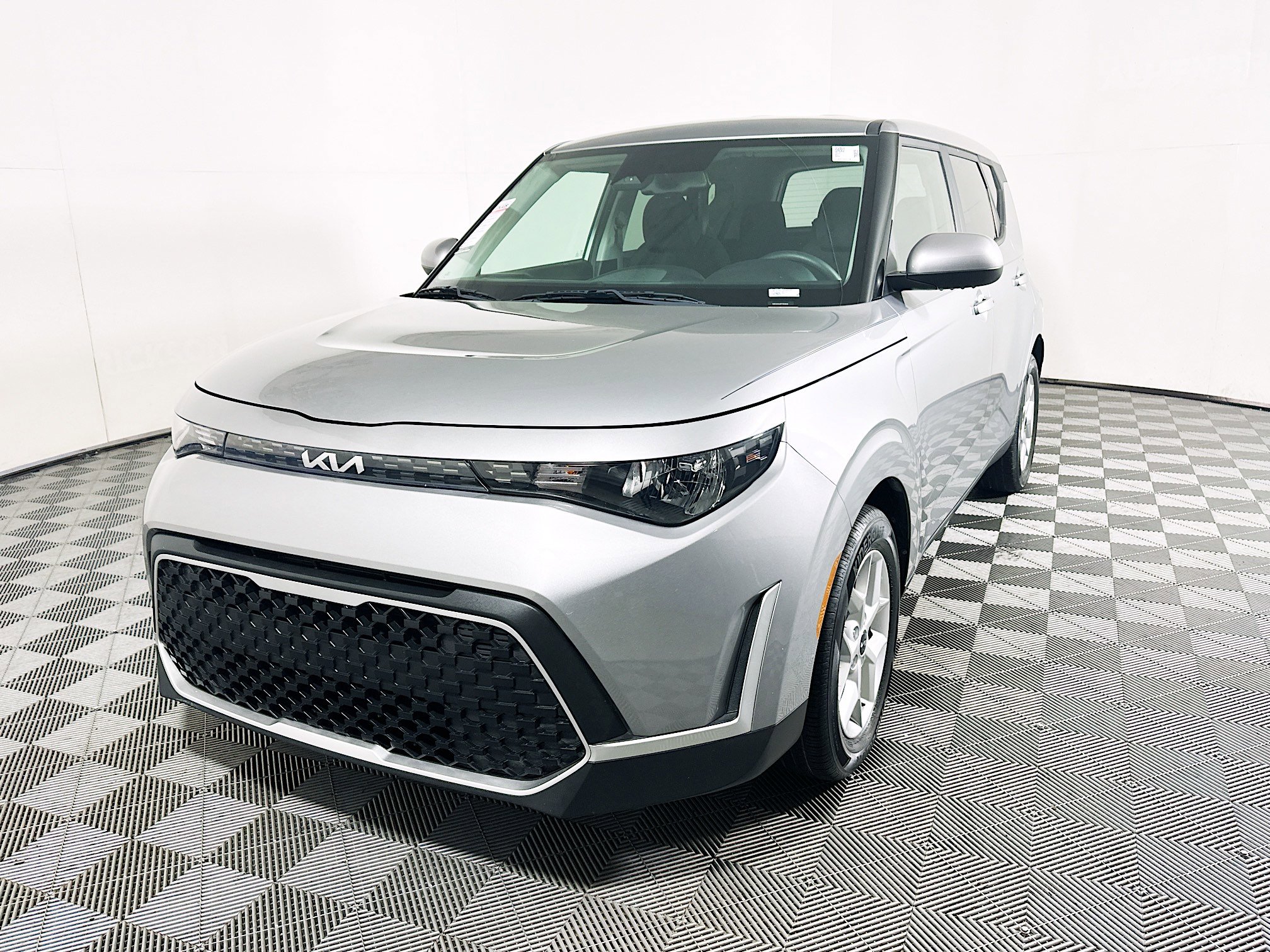 Used 2023 Kia Soul S FWD image 7