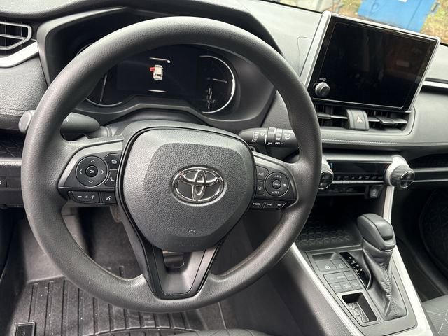 Used 2023 Toyota RAV4 XLE image 15