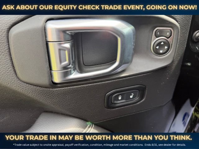 Used 2023 Jeep Gladiator Overland AWD/4WD image 16