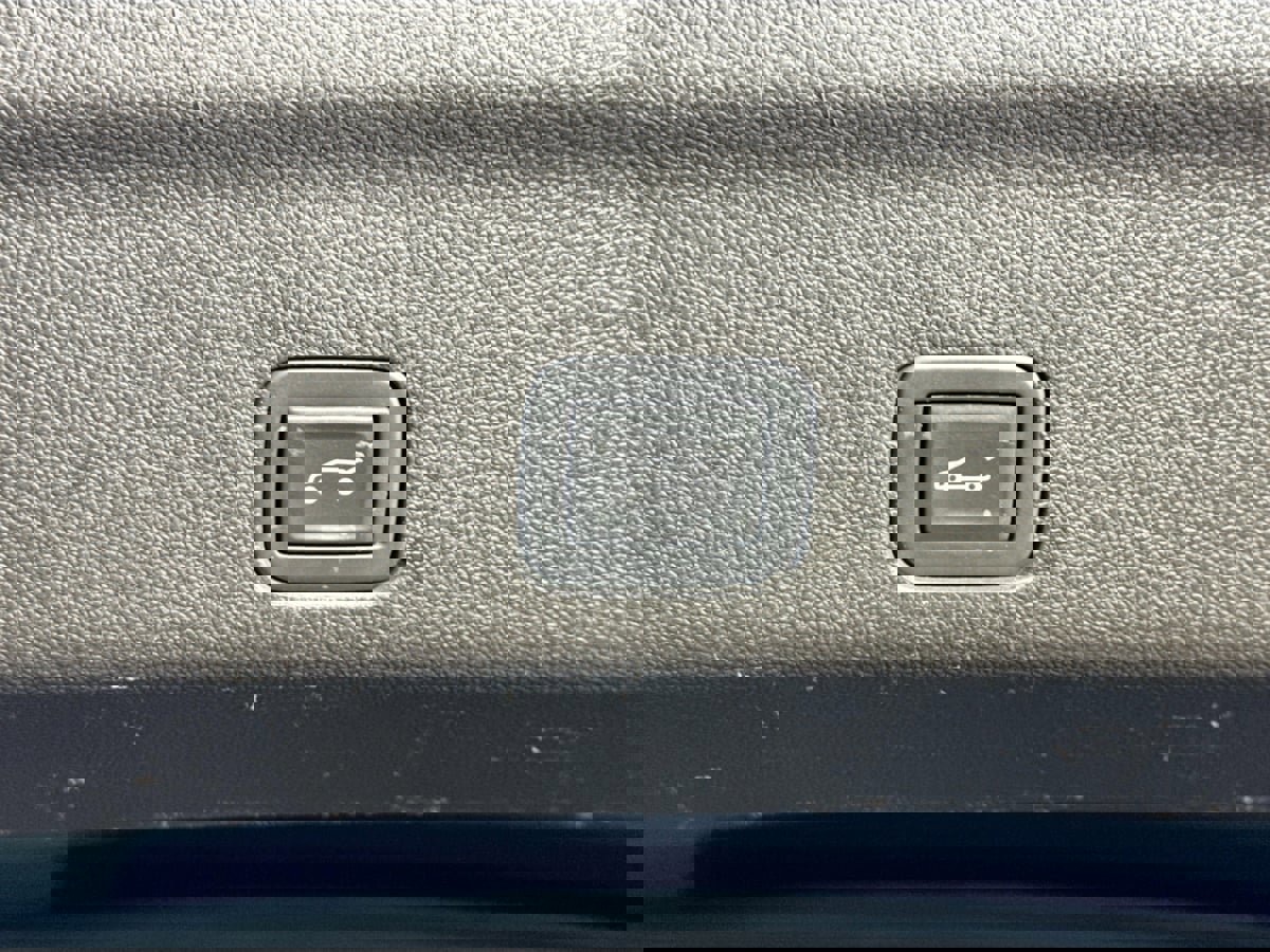 Used 2021 Chevrolet Tahoe High Country image 35