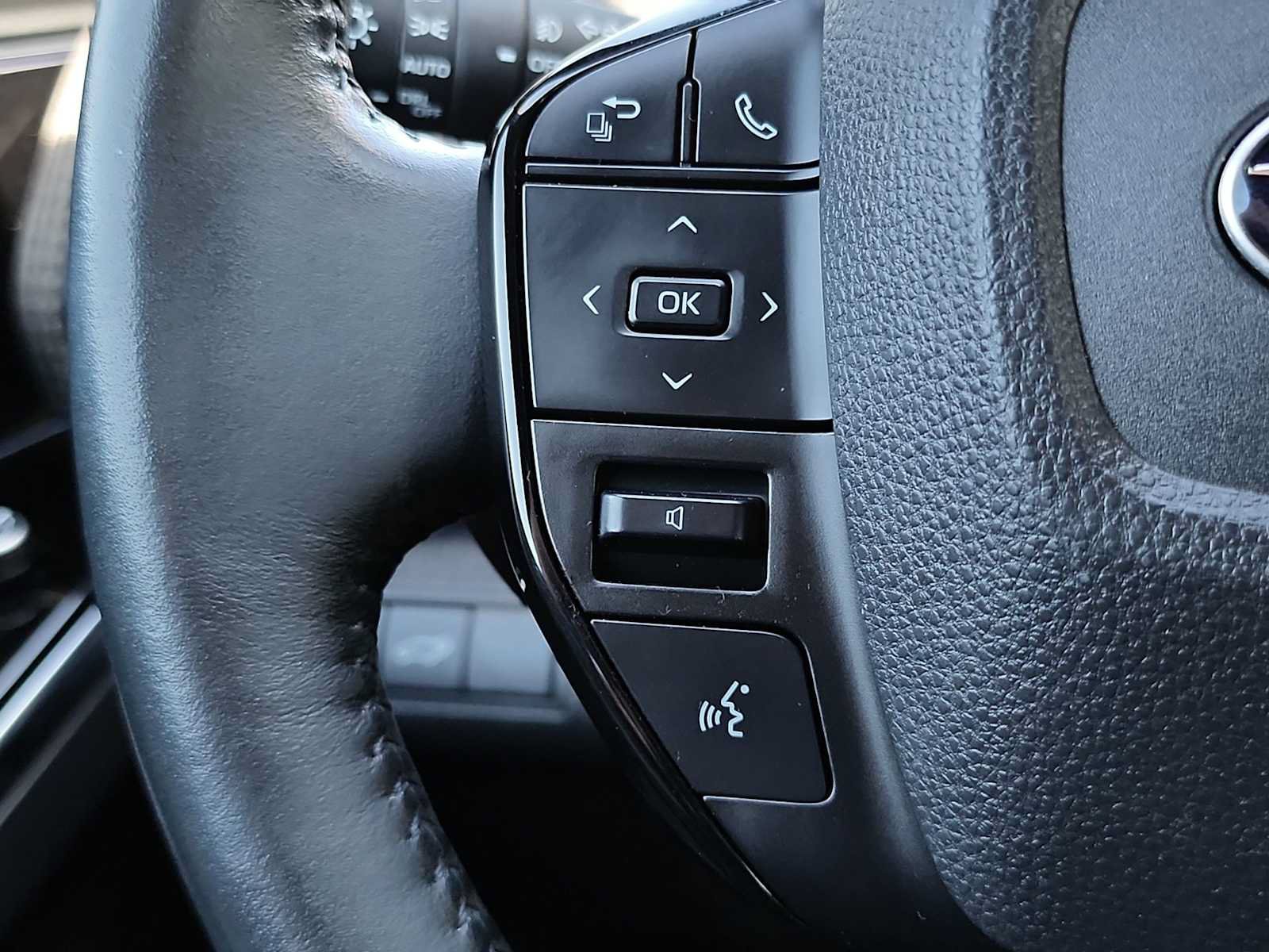 Used 2023 Subaru Solterra AWD image 12