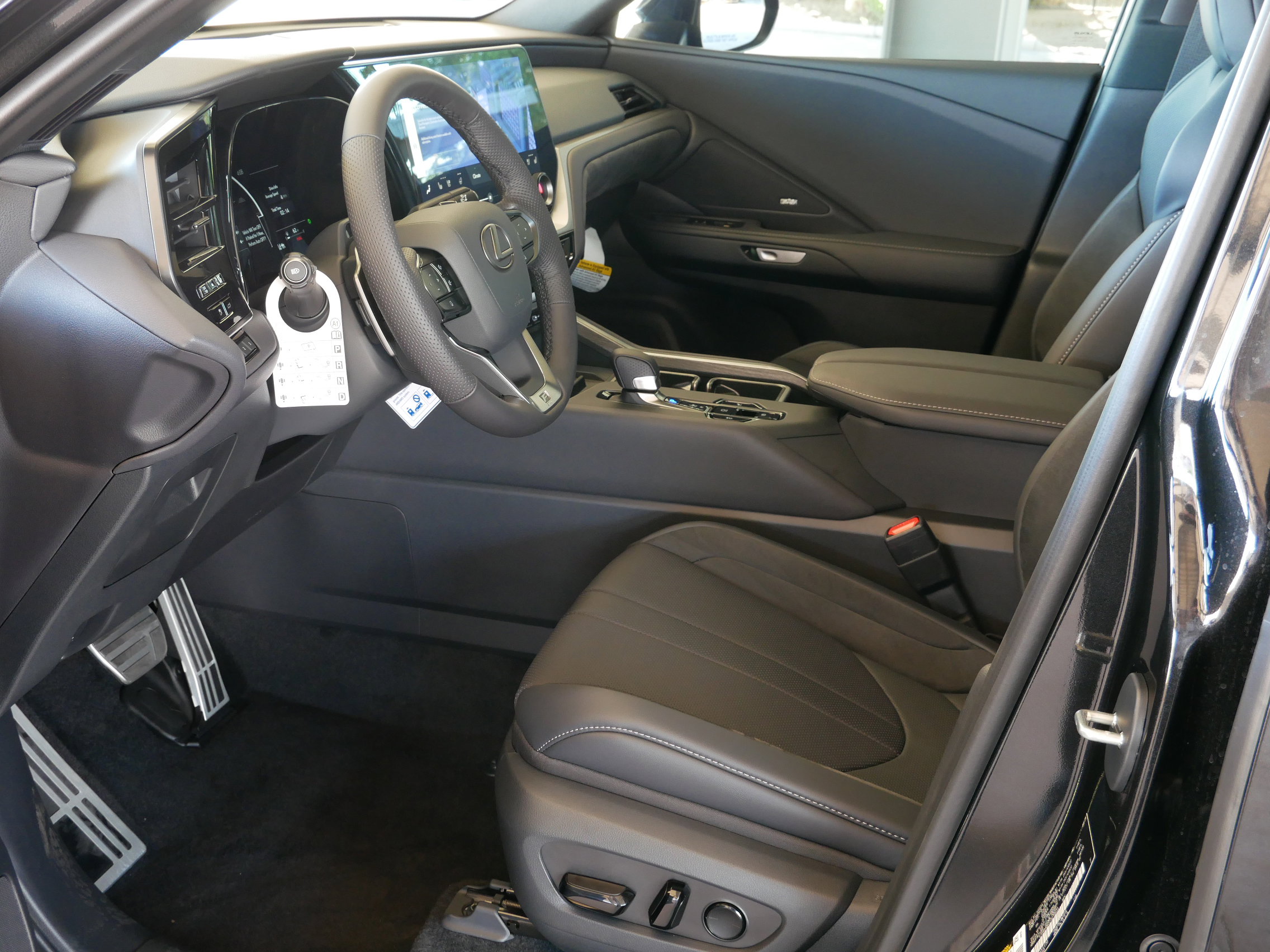 New 2026 Lexus TX 500h AWD image 4