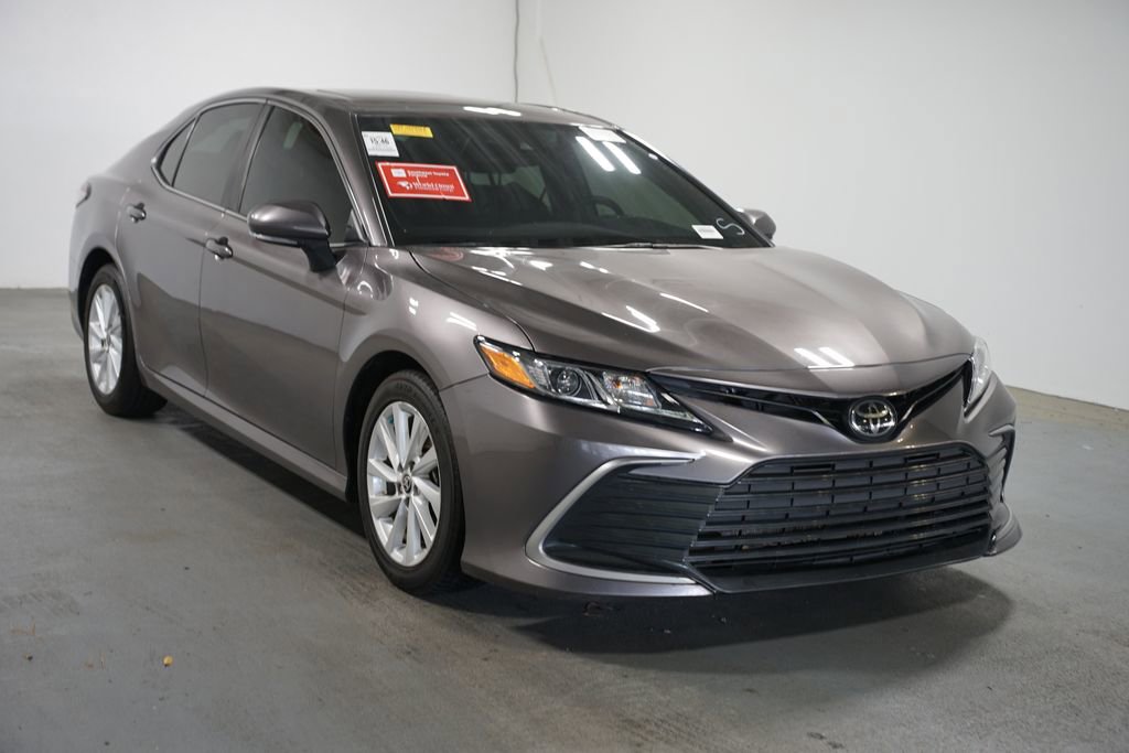 Used 2024 Toyota Camry LE w/ Convenience Package FWD image 3