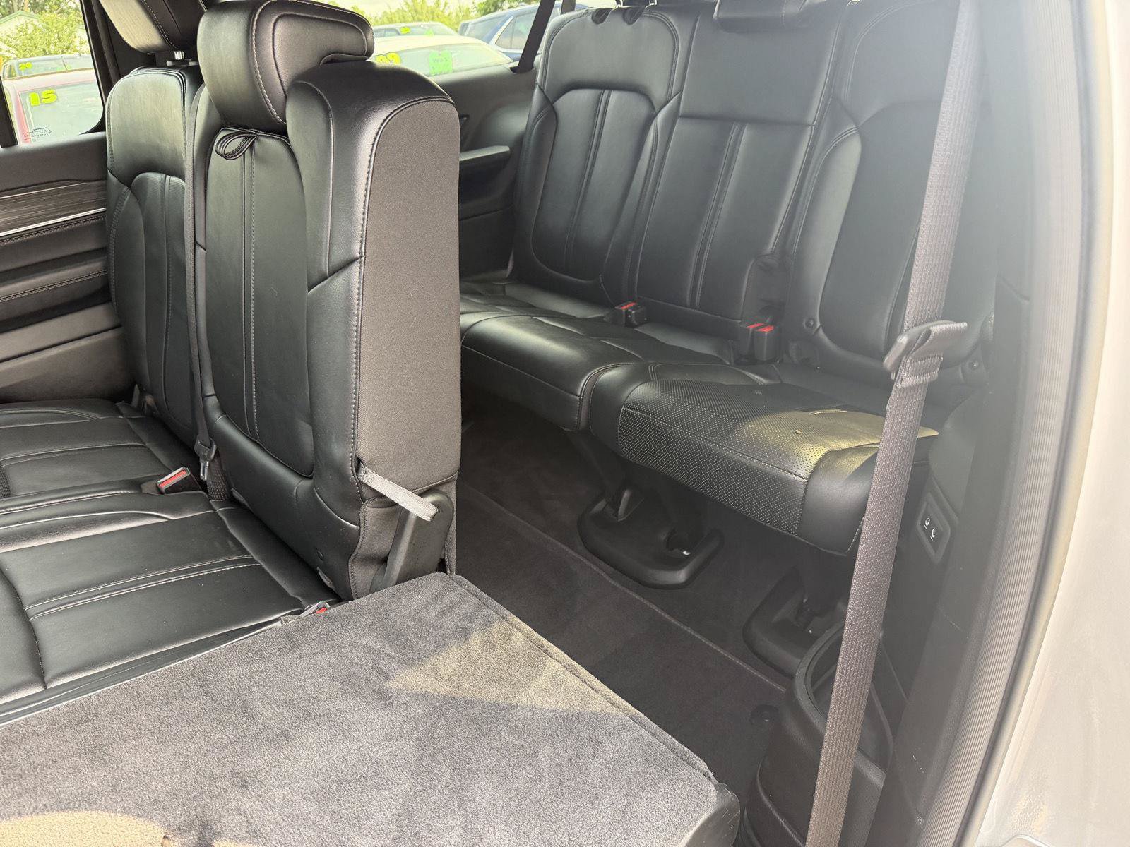 Used 2024 Jeep Wagoneer L Series II w/ Flexible Seating Group AWD/4WD image 11