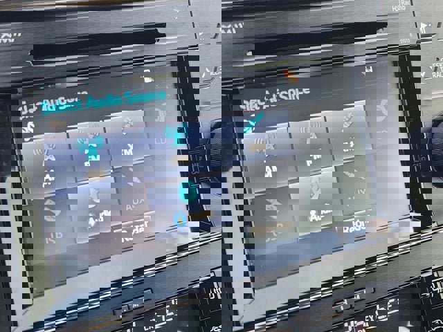 Used 2017 Toyota Avalon XLE Plus image 19