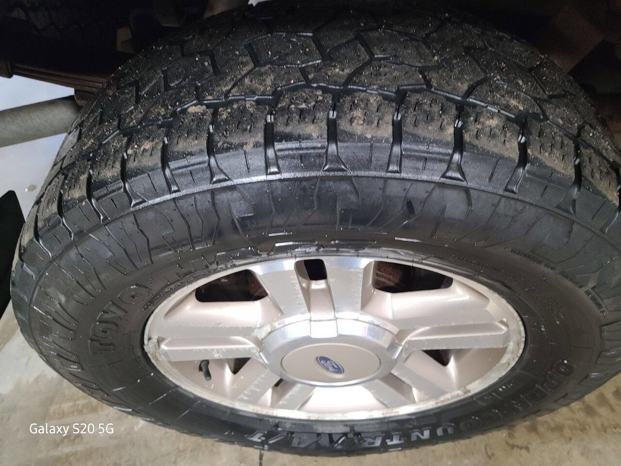 Used 2005 Ford F150 Lariat image 11