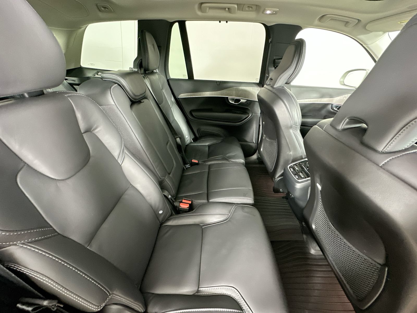 Used 2024 Volvo XC90 B6 Ultimate w/ Protection Package Premier AWD/4WD image 44