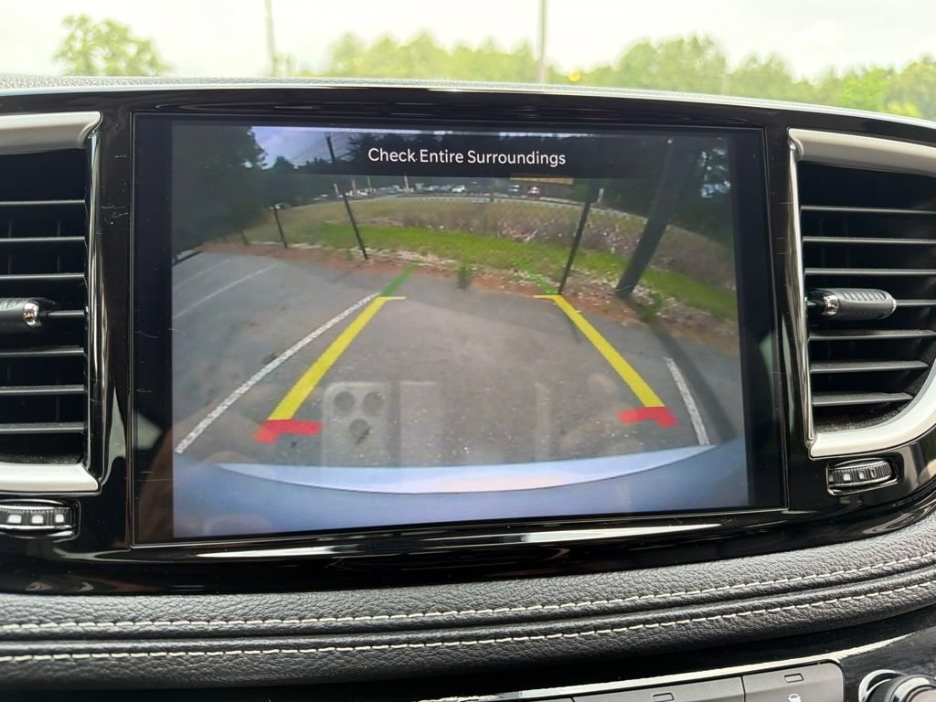 Used 2024 Chrysler Pacifica Limited FWD image 11