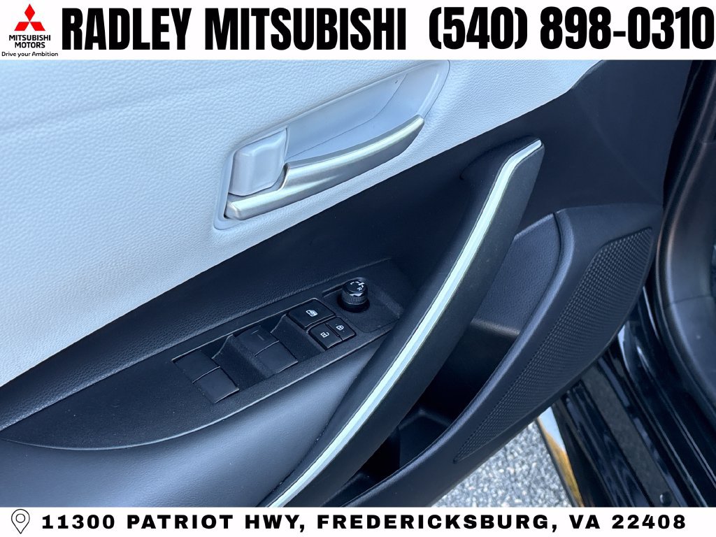 Used 2024 Toyota Corolla SE FWD image 5
