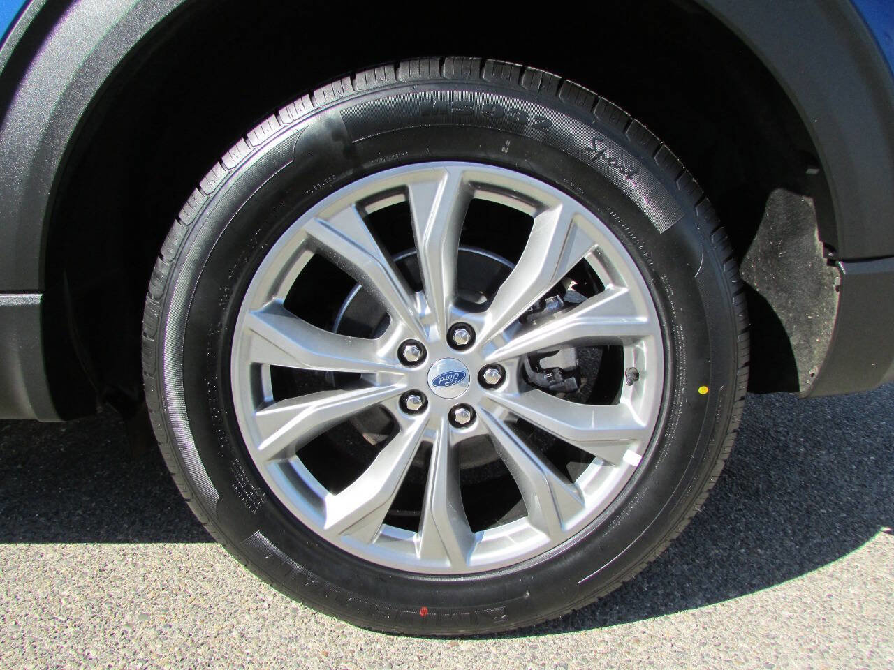 Used 2023 Ford Explorer Limited image 11