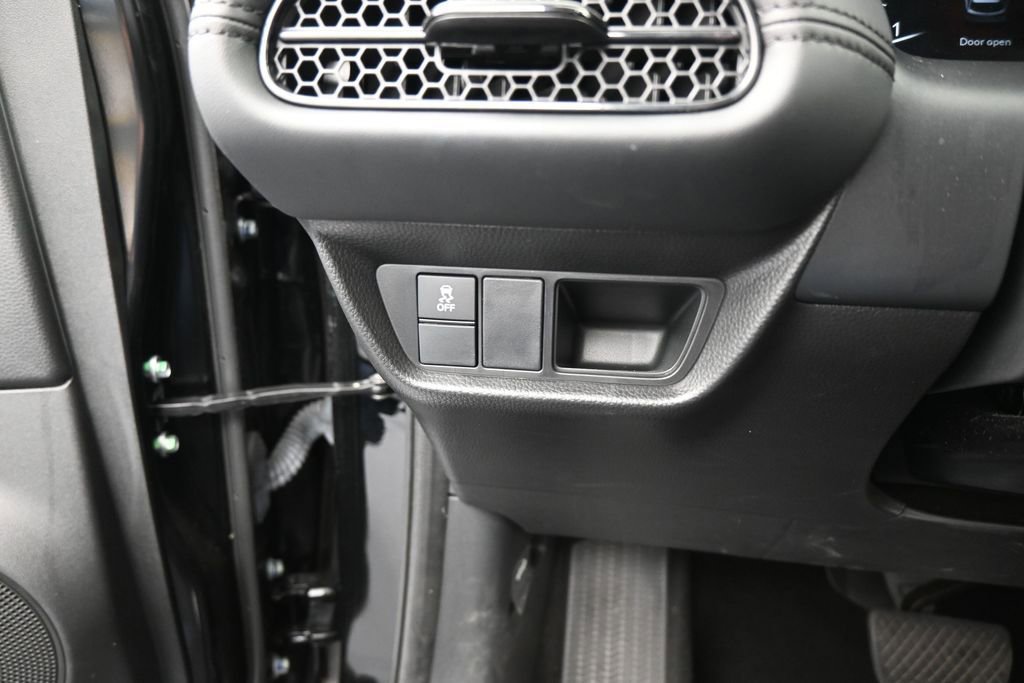 Used 2025 Honda HR-V LX image 32