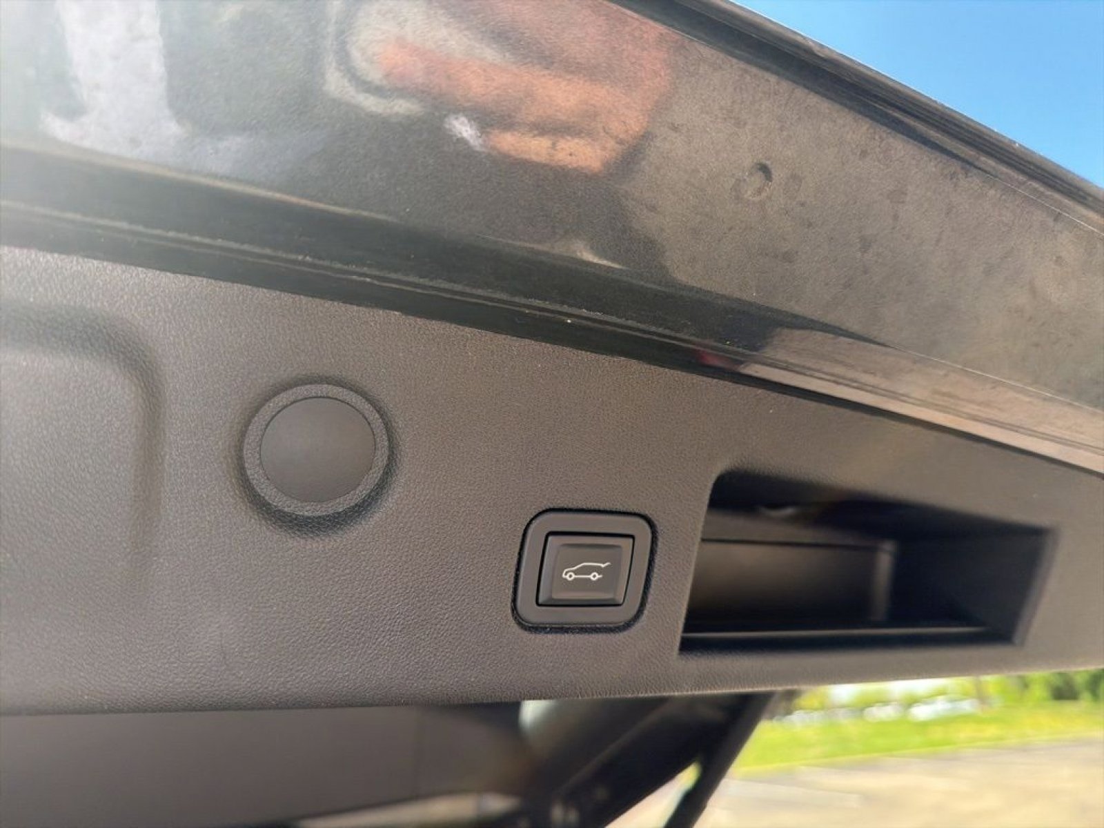 Used 2018 Chevrolet Equinox LT FWD image 14