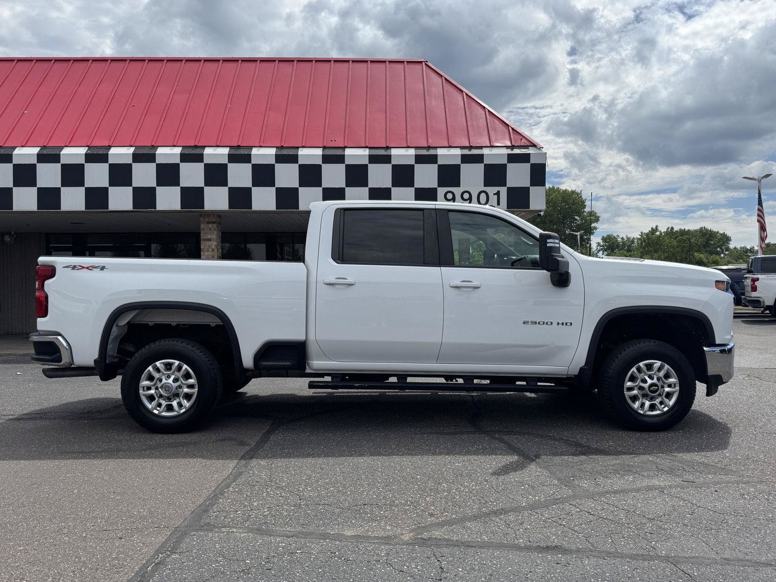 Used 2023 Chevrolet Silverado 2500 LT w/ Snow Plow Prep/Camper Package AWD/4WD image 8