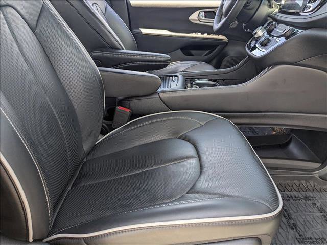 Used 2025 Chrysler Pacifica Limited FWD image 22