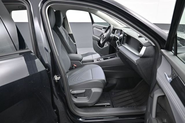 New 2026 Volkswagen Tiguan SE AWD/4WD image 14