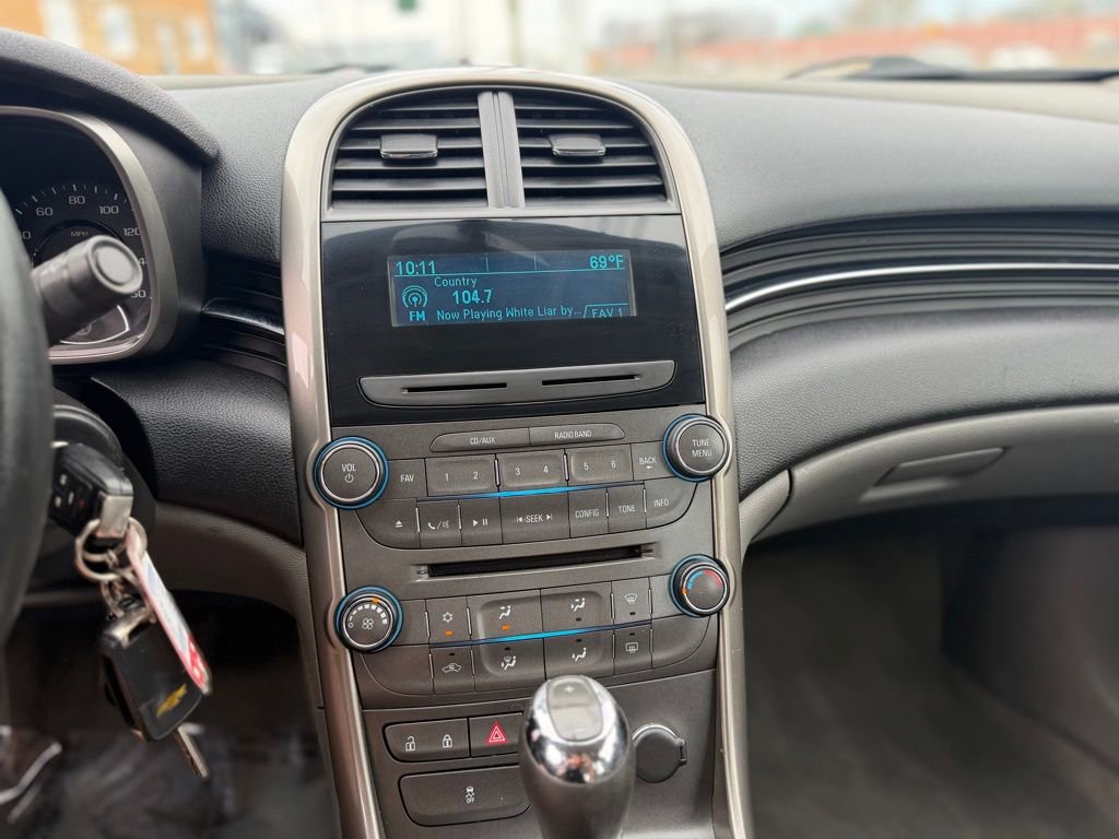 Used 2013 Chevrolet Malibu LS image 19