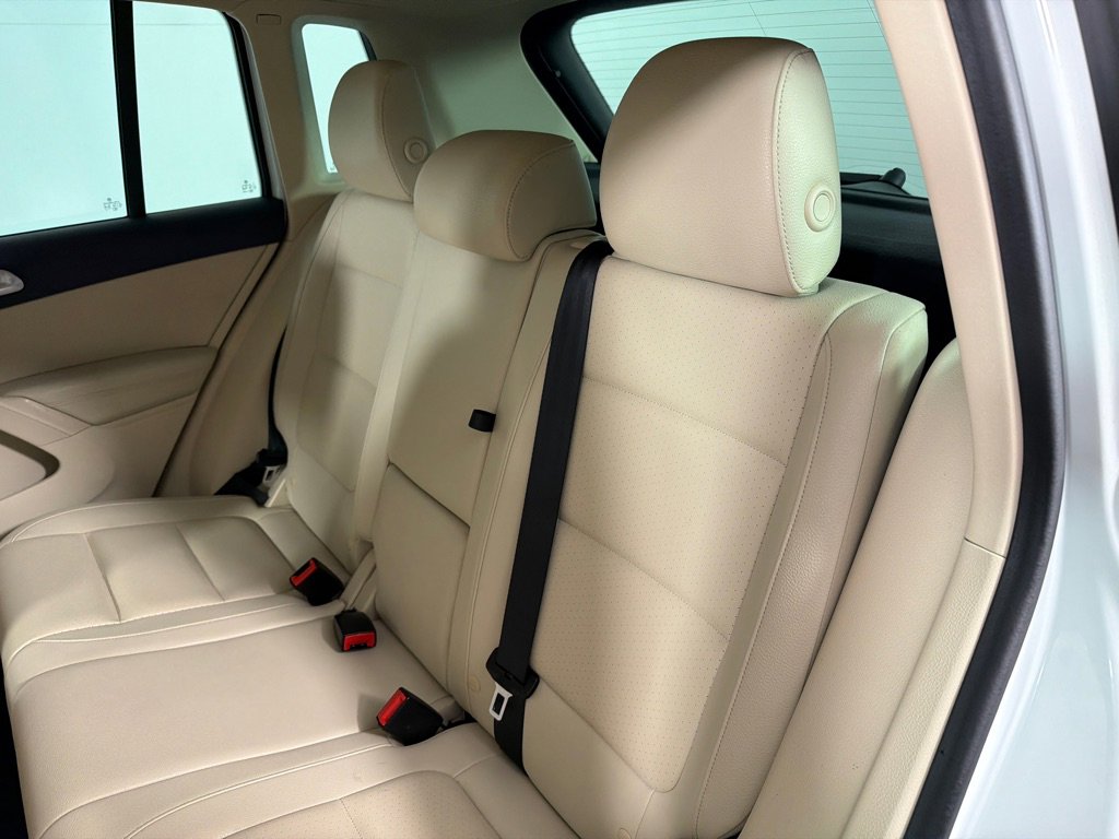 Used 2017 Volkswagen Tiguan Wolfsburg Edition image 21