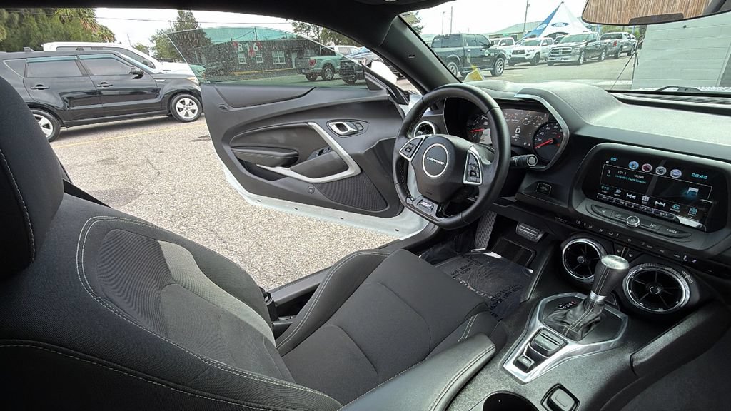 Used 2016 Chevrolet Camaro SS RWD image 28