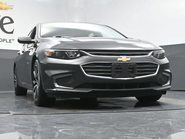 Used 2017 Chevrolet Malibu LT FWD image 3