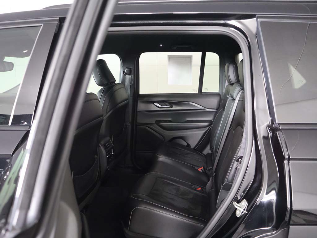 Used 2023 Jeep Grand Cherokee Altitude AWD/4WD image 30