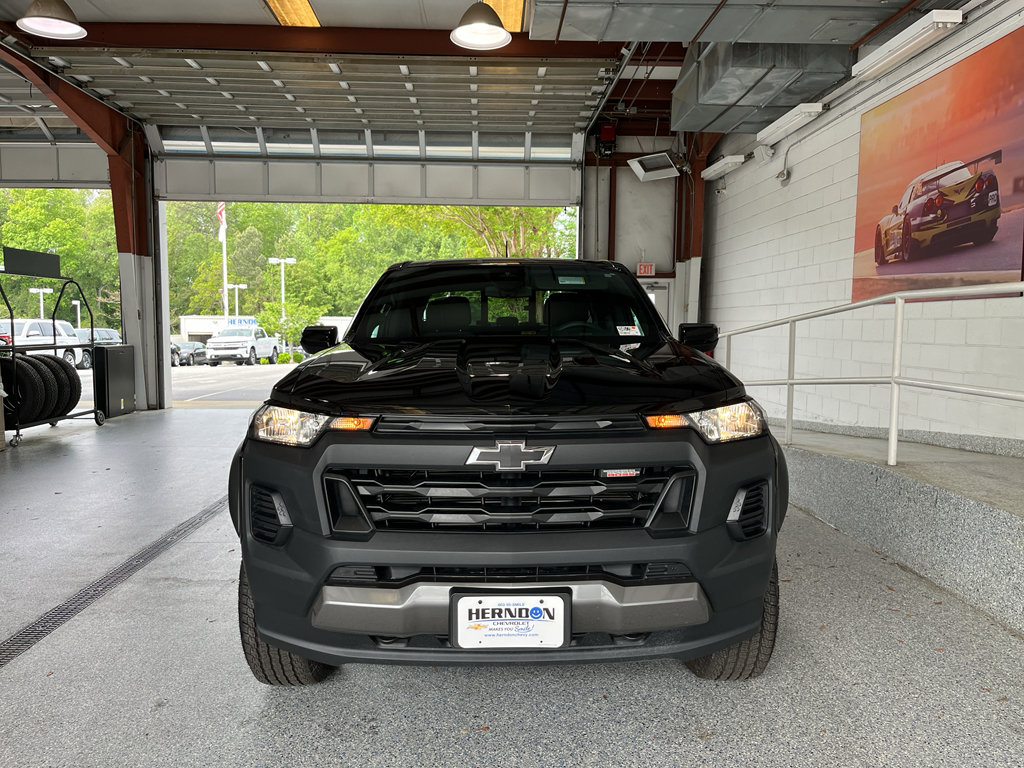 Used 2026 Chevrolet Colorado Trail Boss AWD/4WD image 2