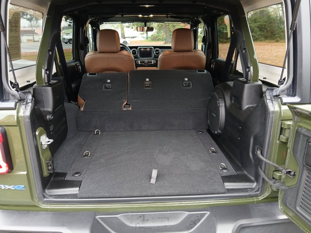 Used 2022 Jeep Wrangler Unlimited Sahara image 28