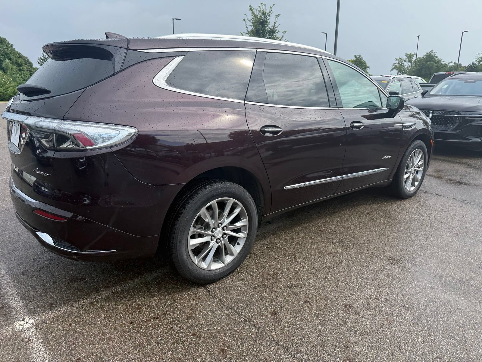 Used 2022 Buick Enclave Avenir w/ Avenir Technology Package AWD/4WD image 5