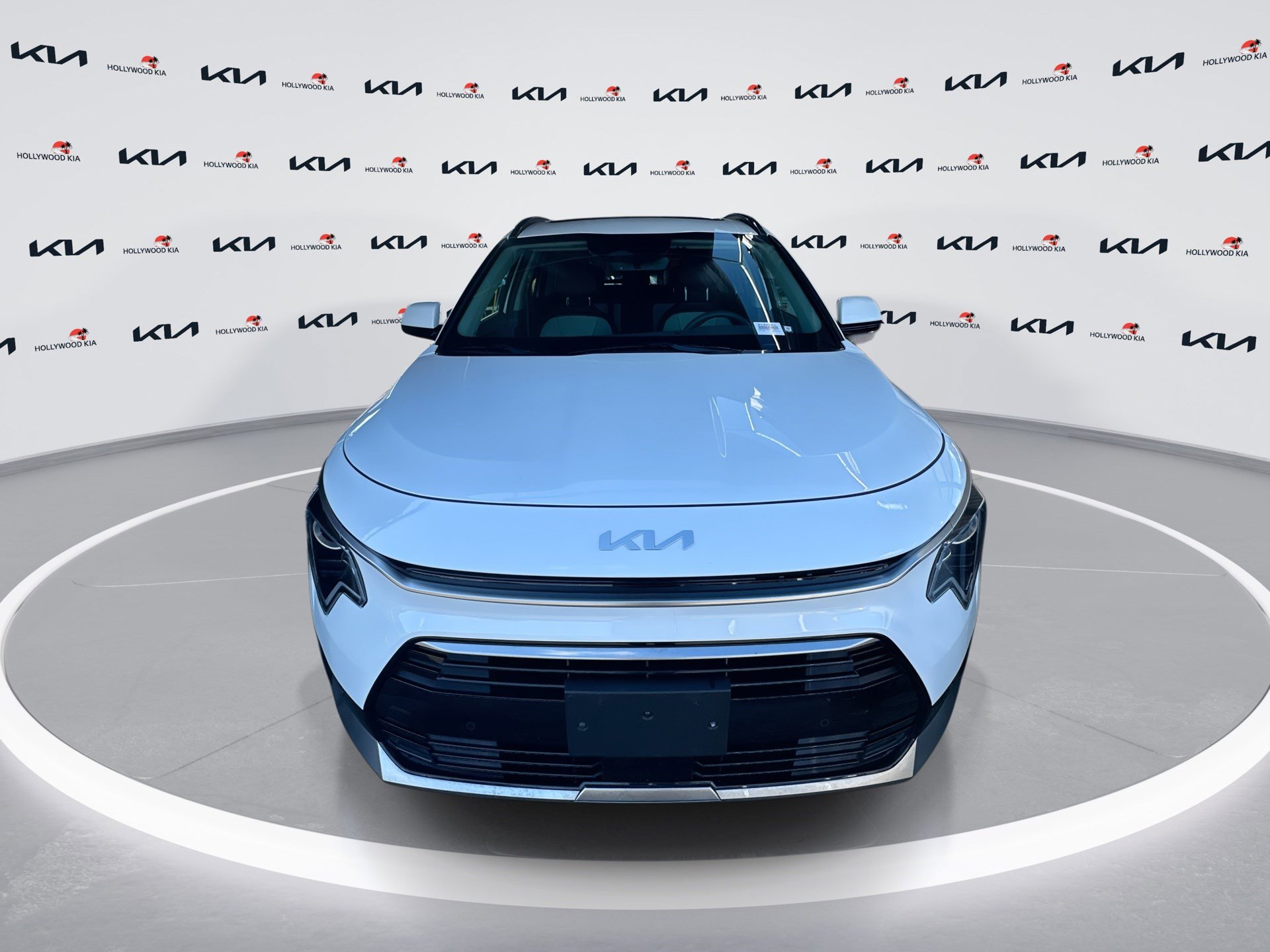 Certified 2024 Kia Niro SX image 3